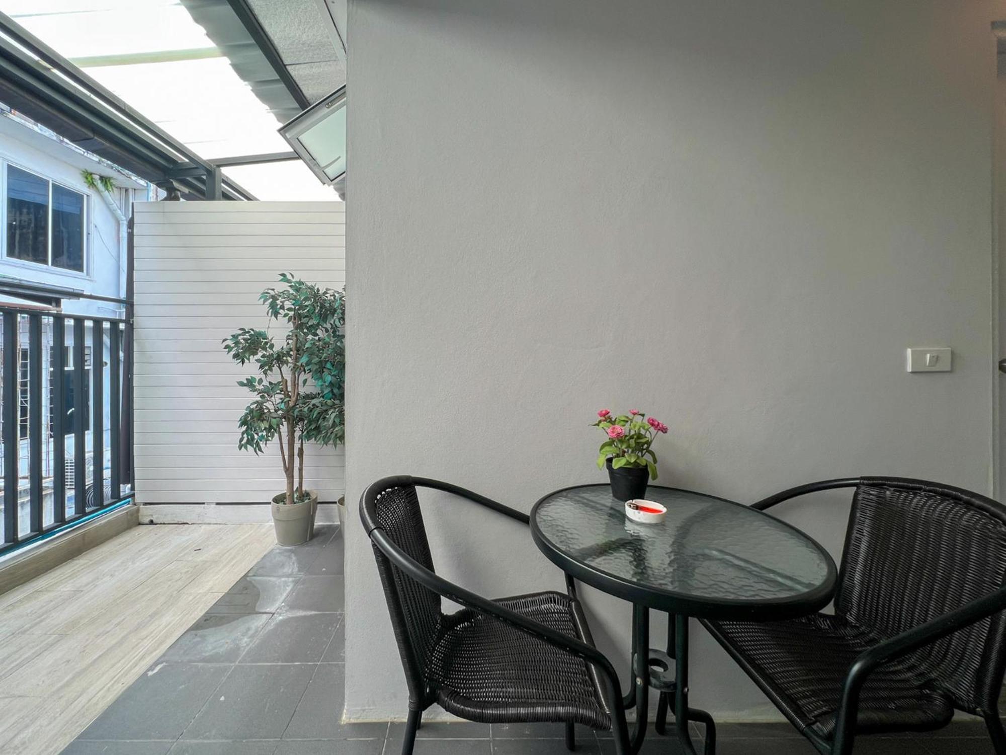 Neveu Premier Residence : Ratchada Bangkok Dış mekan fotoğraf